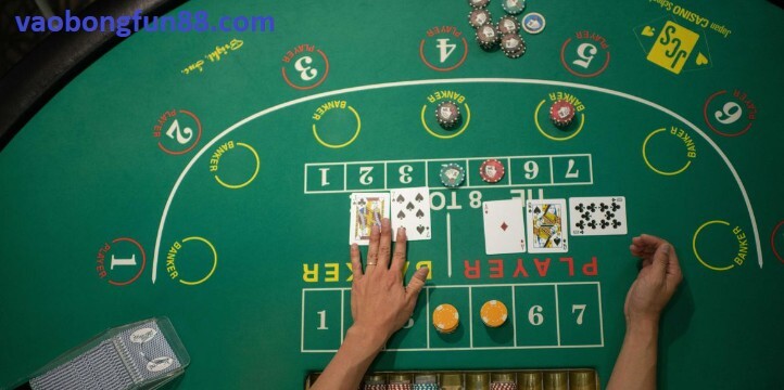 Hướng dẫn cách chơi Baccarat tại nhà cái Fun88